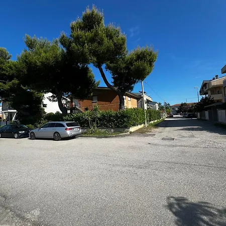 Pm 10 Via Leone *